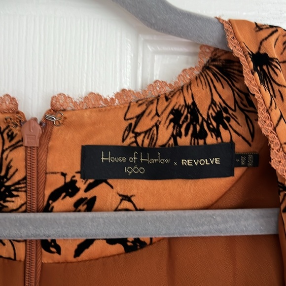 House of Harlow 1960 X REVOLVE Edwin Dress in Copper Floral - Picture 4 of 10